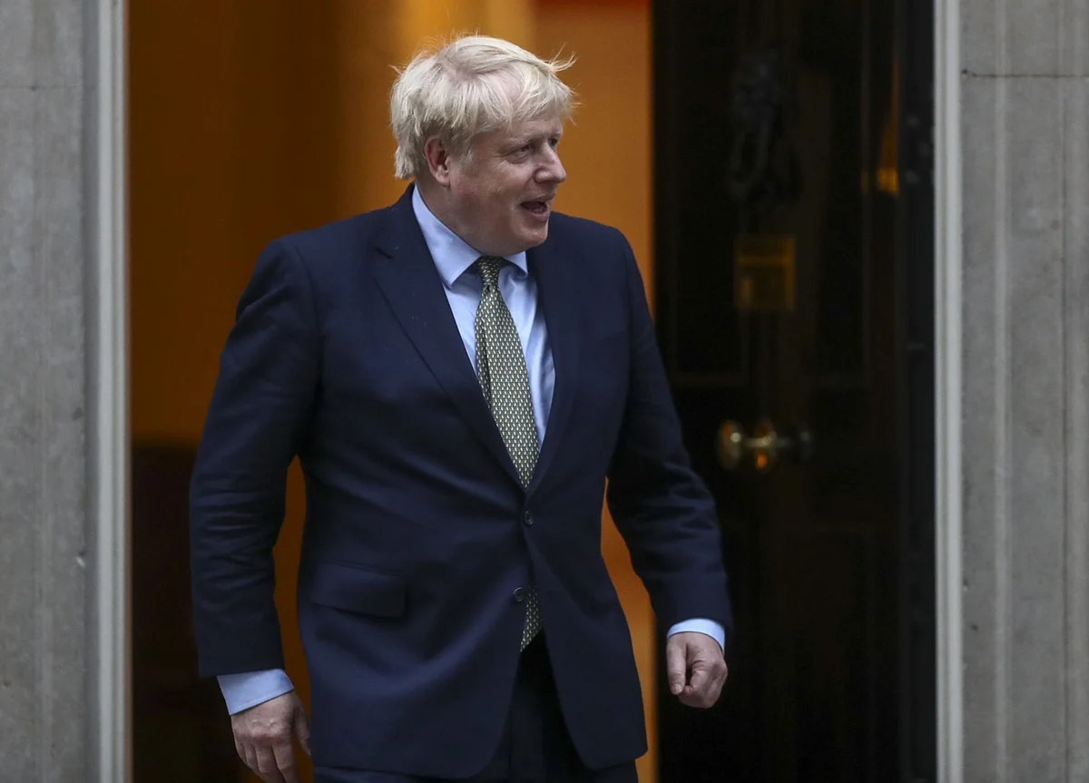 Johnson Stays Away From Davos to Push Populist U.K. Agenda