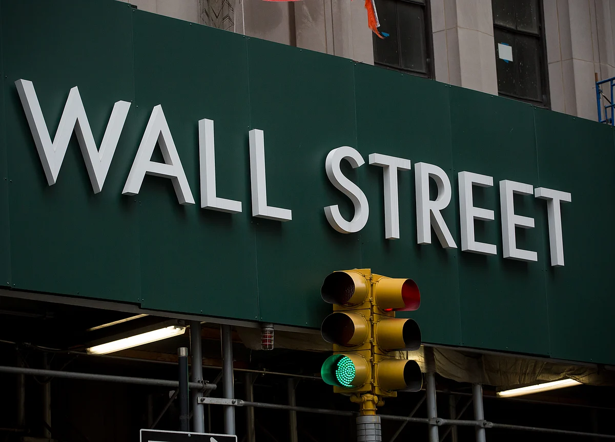 Wall Street Venture-Fund Curbs to Be Eased in Volcker Revamp