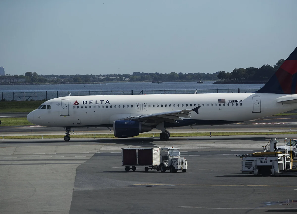 Delta Jet Fuel Dumped in Emergency Sickens 26 Kids and Teachers