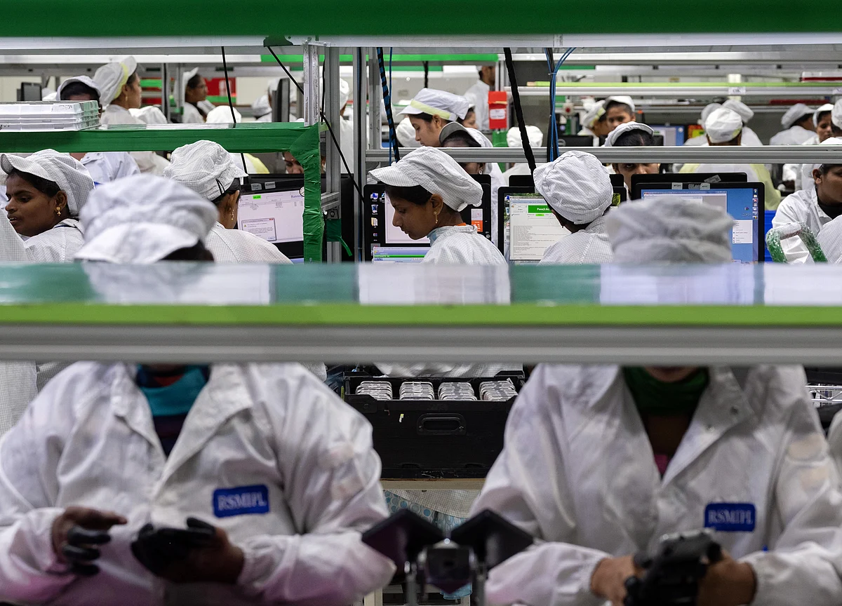 Government Restores 2% Additional Duty Incentive On Mobile Phone Exports