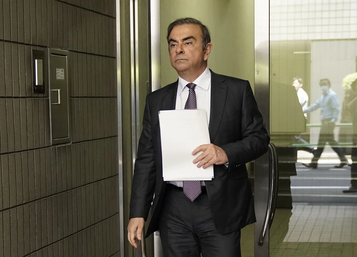 Ghosn Nearly Crossed Paths With Japan Prime Minister as He Fled