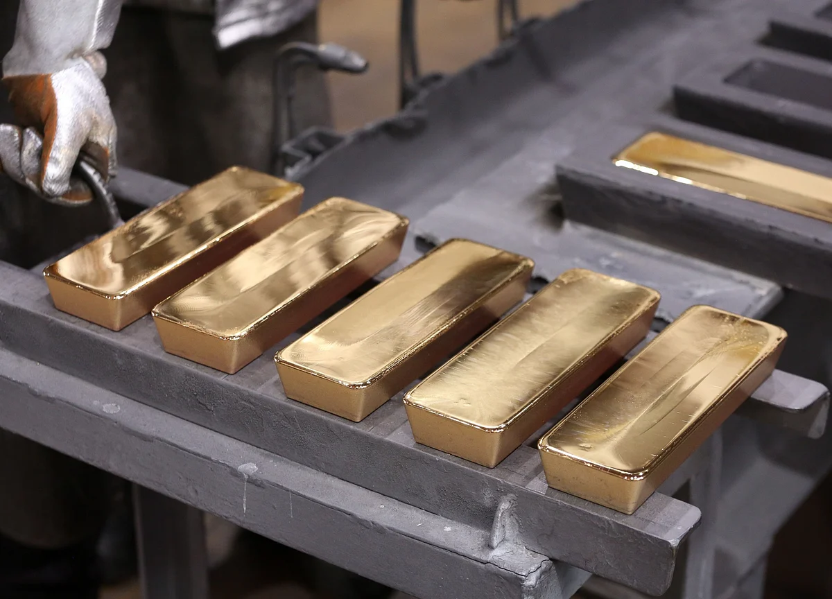 Gold Declines After Trump’s Comments on Iran Ease War Tensions