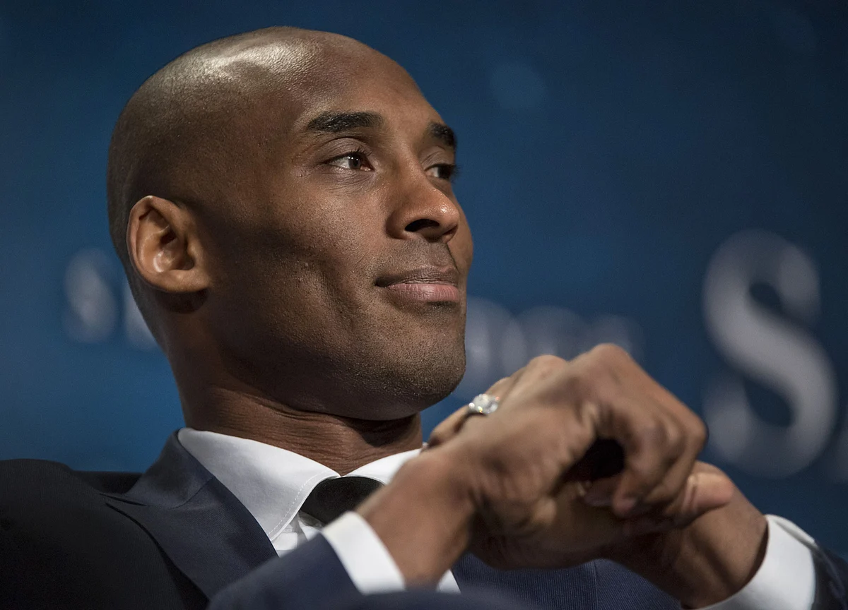 Kobe Bryant Dies in Helicopter Crash in California