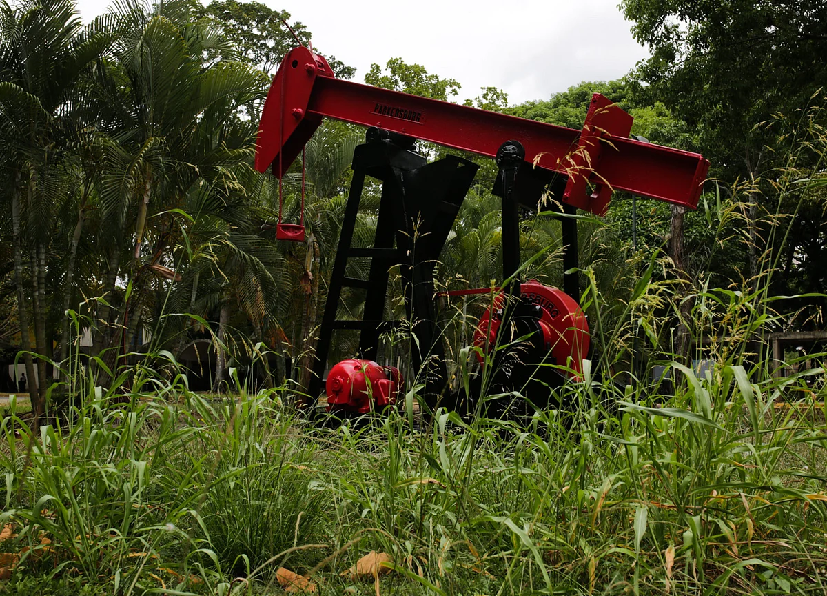 Oil Eases Losses After U.S., China Sign Phase One of Trade Deal