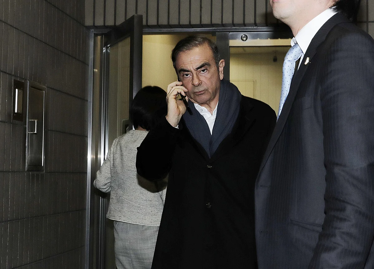Ghosn Used Public Transport to Escape From Tokyo, NTV Says