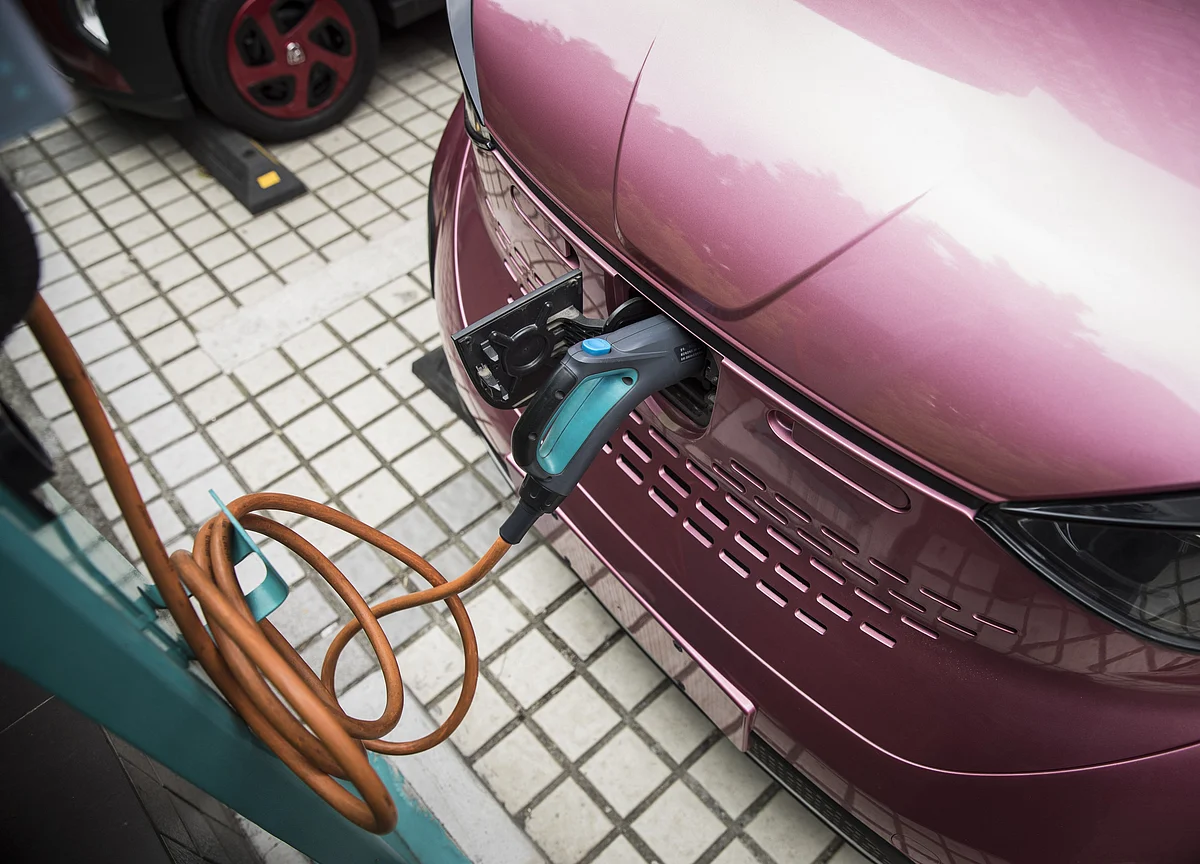 Government Approves 2,636 New Charging Stations In 62 Cities