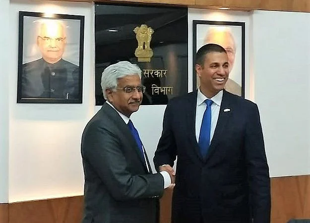 U.S. FCC Chairman Meets India’s Telecom Secretary To Discuss 5G, Spectrum Issues