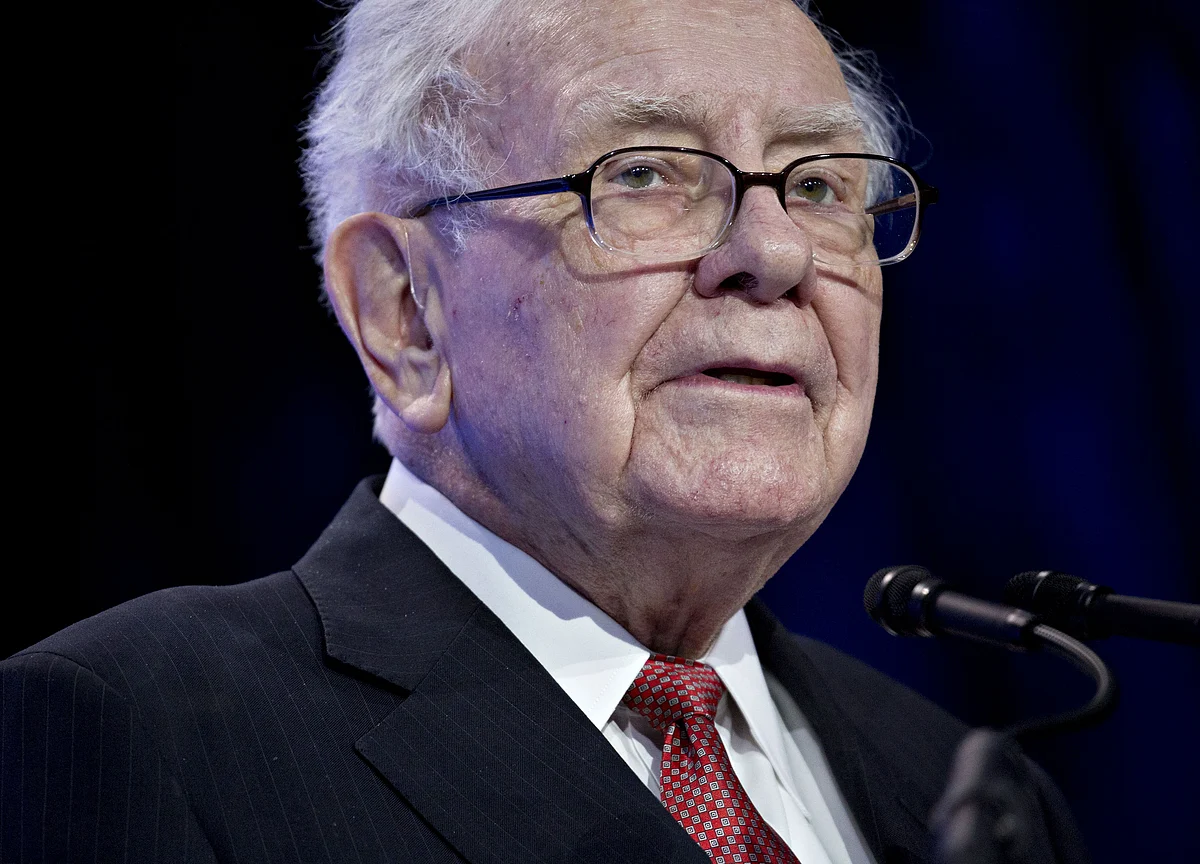 Buffett Seen Liberating His Successor With Not-So-Buffett Moves