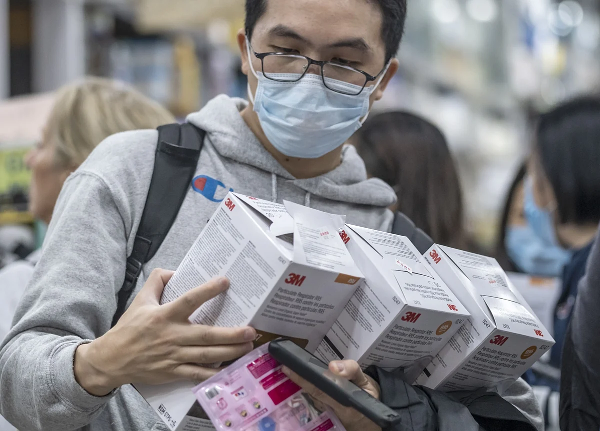 Expat Chinese Workers Scouring Foreign Pharmacies for Masks