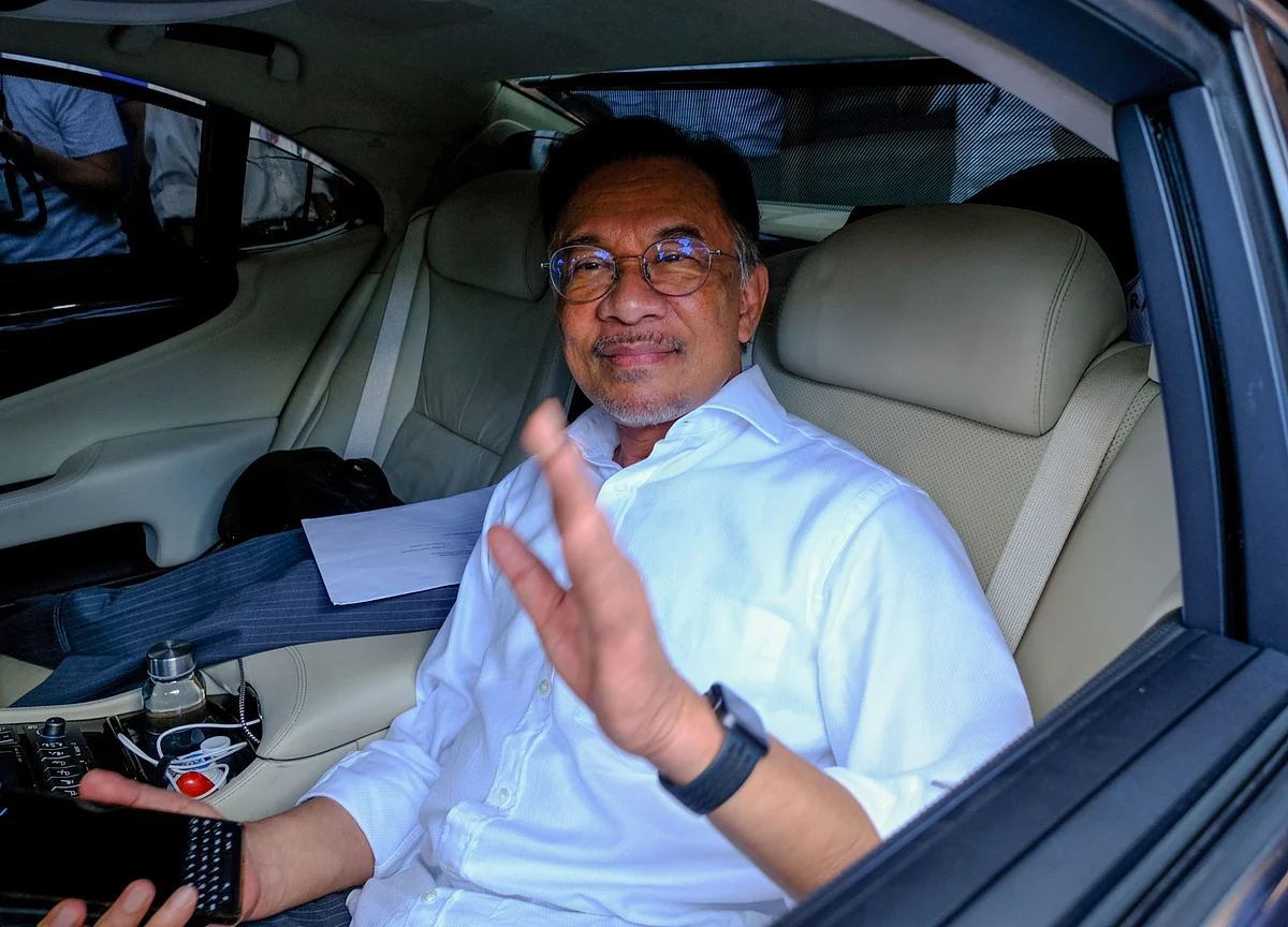 The Race to Lead Malaysia Comes Down to Two Long-Time Rivals