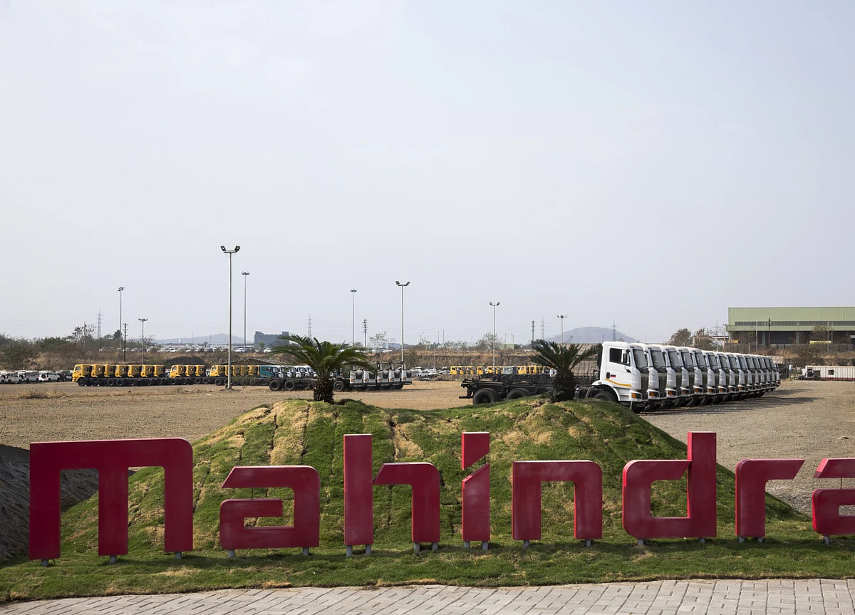 Mahindra Says Coronavirus May Jeopardize India Emissions Rollout