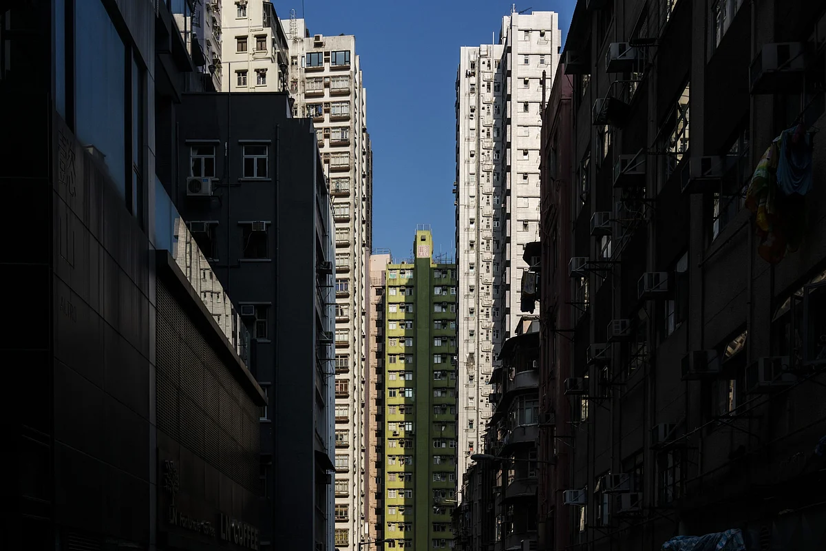 Apartment Rents in Hong Kong Sink to Lowest in Almost Two Years