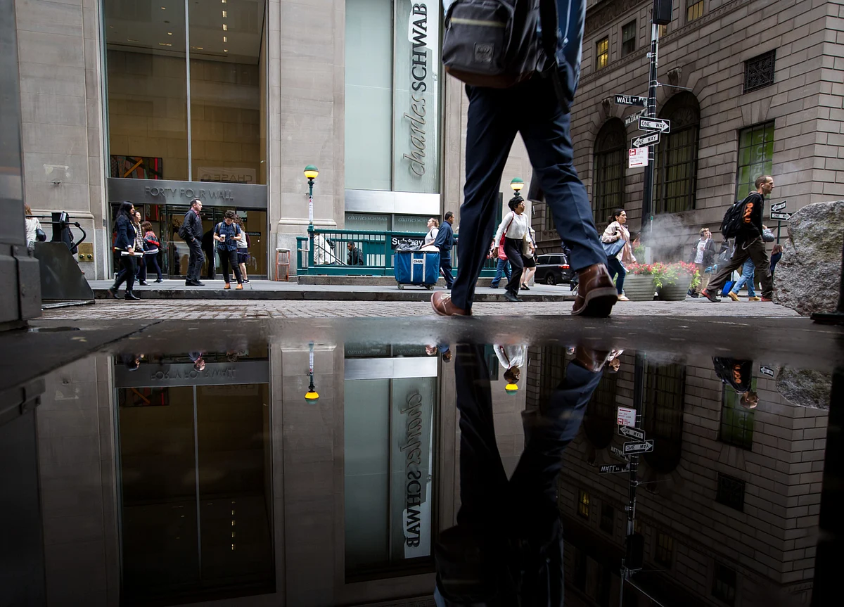 Why Charles Schwab Is Letting Customers Trade For Free