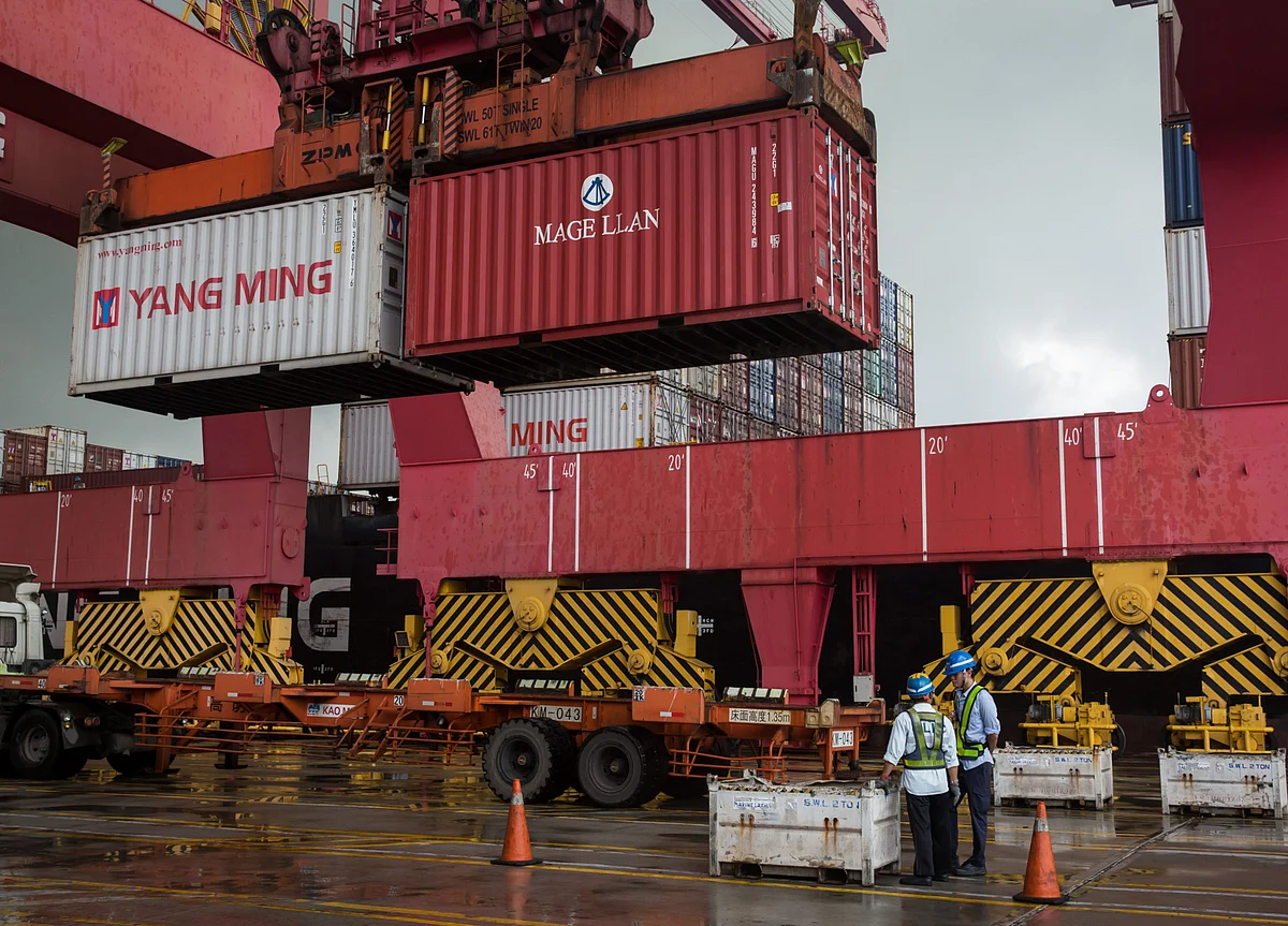 Taiwan Cuts 2020 GDP Forecast as Virus Seen Slowing Trade