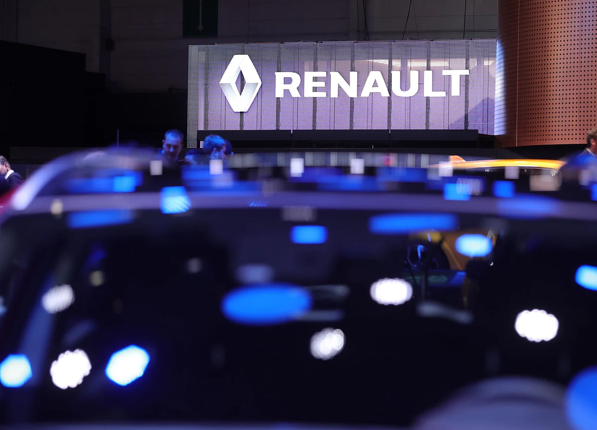 Renault Looks to Cut Costs After Slashing Dividend, Posting Loss