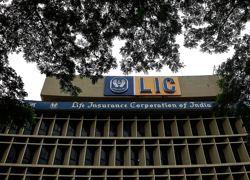 India to Hire Deloitte, SBI Caps to Help LIC Prepare for IPO