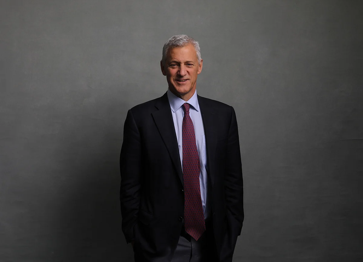 StanChart CEO Says Biden More Likely to Engage With China