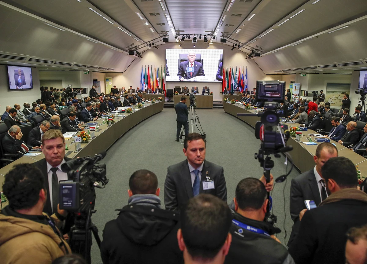 Paralysis Shows OPEC Is Too Unwieldy