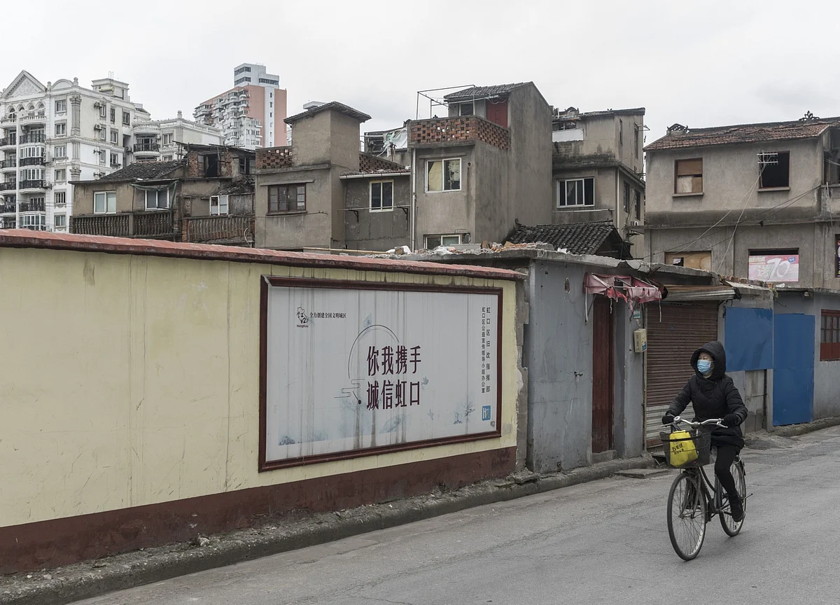 WHO Says Hubei Cases Stabilized; American Dies: Virus Update