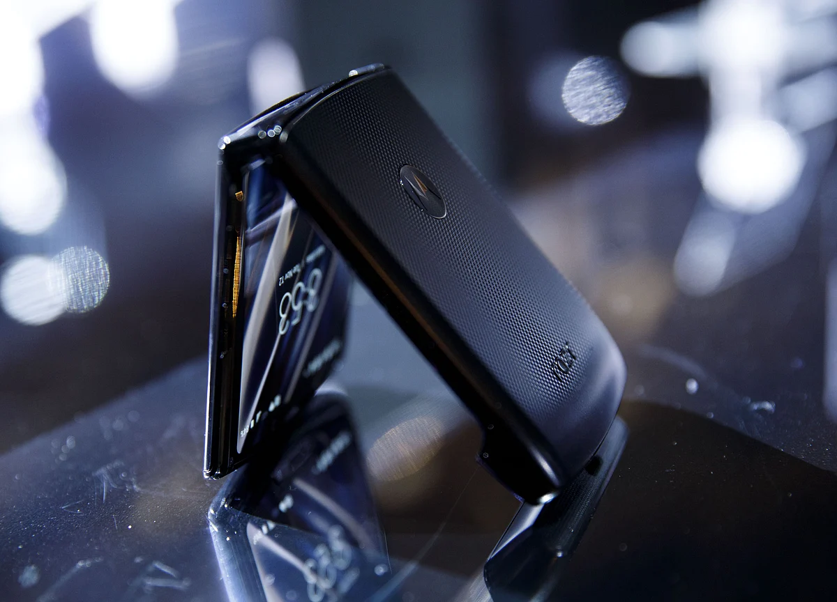 Motorola’s $1,500 Razr Reboot Feels More Prototype Than Premium