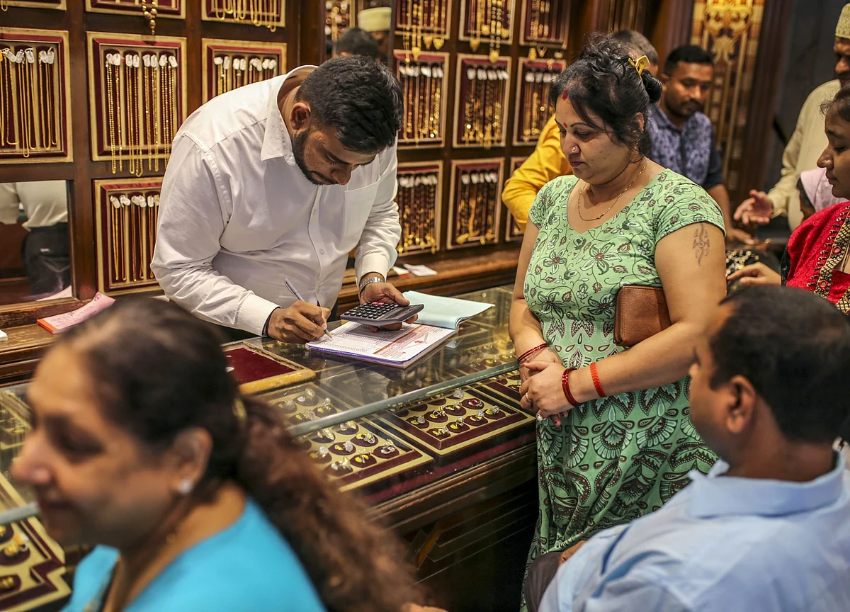 Modi Backtracks on Free-Trade Vow With Import Curbs in India