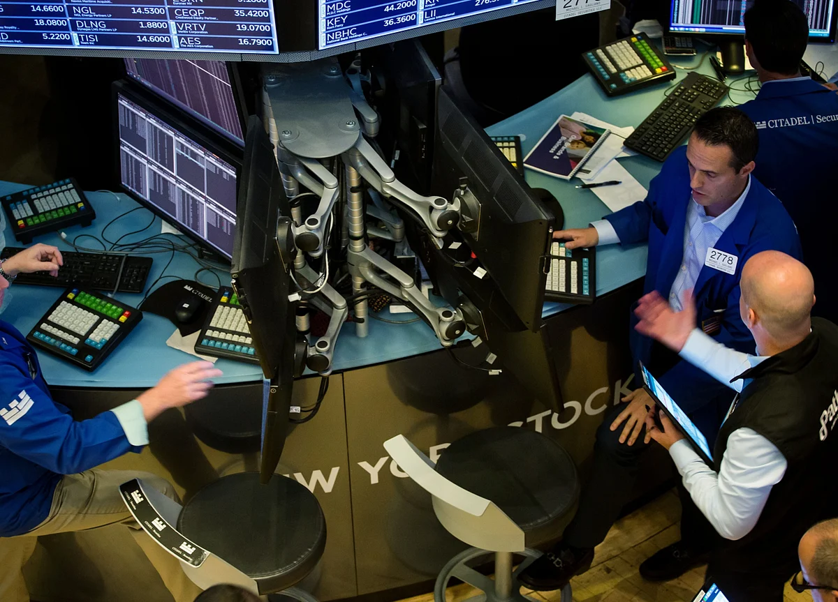 How to Find Value in Growth Stocks