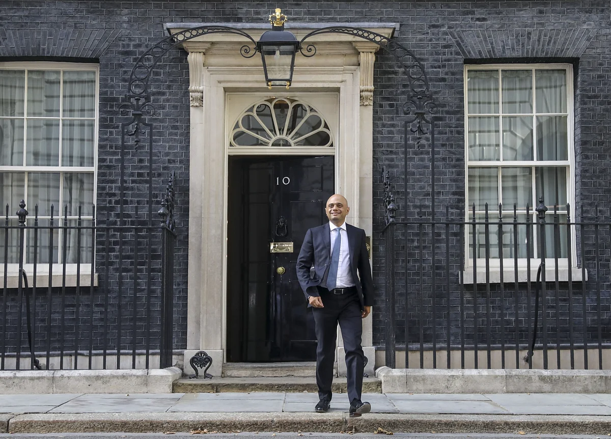 Boris Johnson Ambushed His Chancellor in a Quest for Control