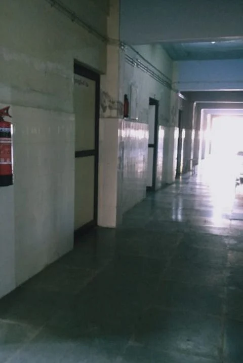 The corridor leading to isolation rooms in Pathanamthitta’s General Hospital. (Photography: Anugeeth AG)