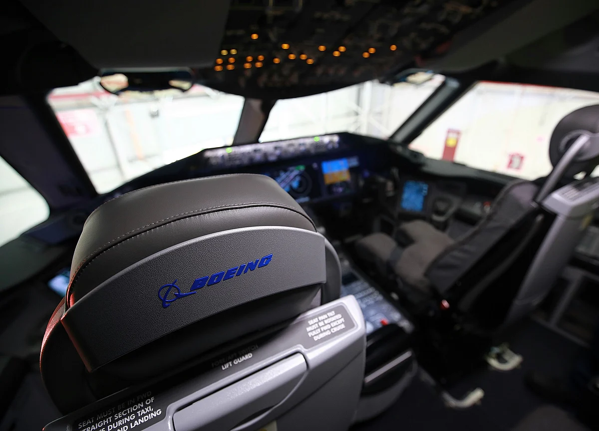 Bill Ackman Sees Boeing’s Survival Hinging on U.S. Government Bailout