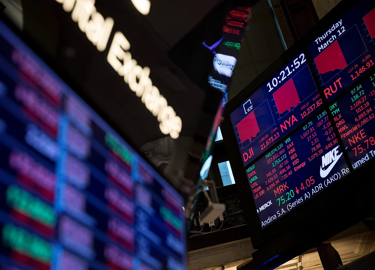 Stock Market Volatility Tops Financial Crisis With VIX at Record