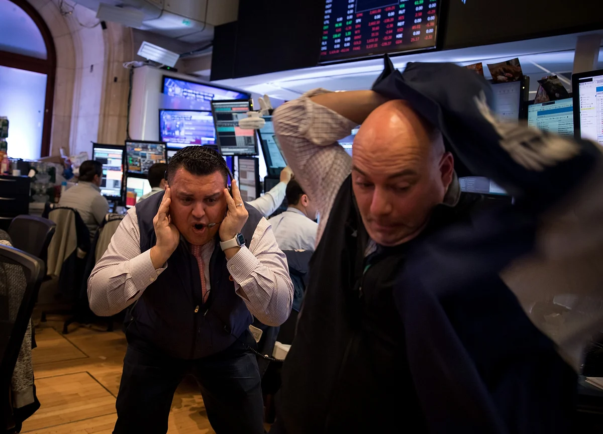 Stocks Pare Losses as Tech Rally Tempers Bank Rout: Markets Wrap