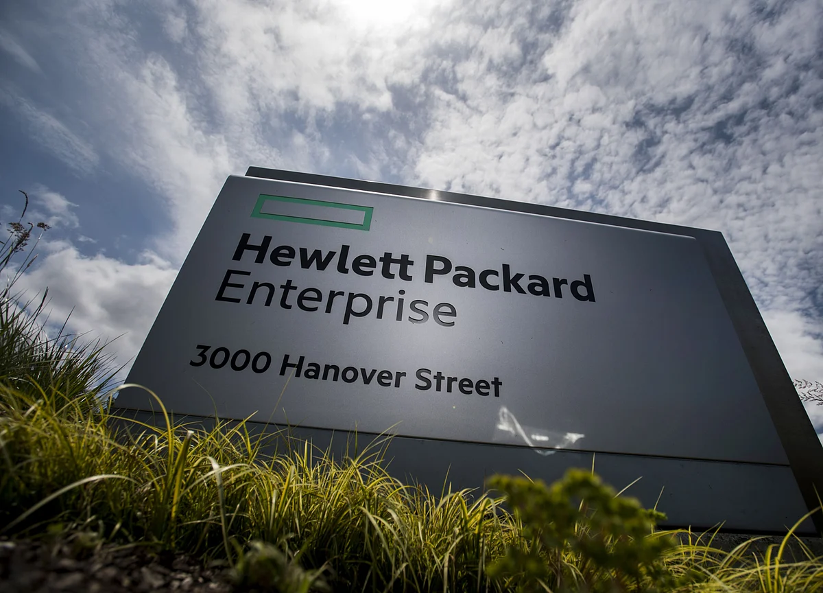 HPE Reports Sales That Miss Estimates on Weak Server Demand