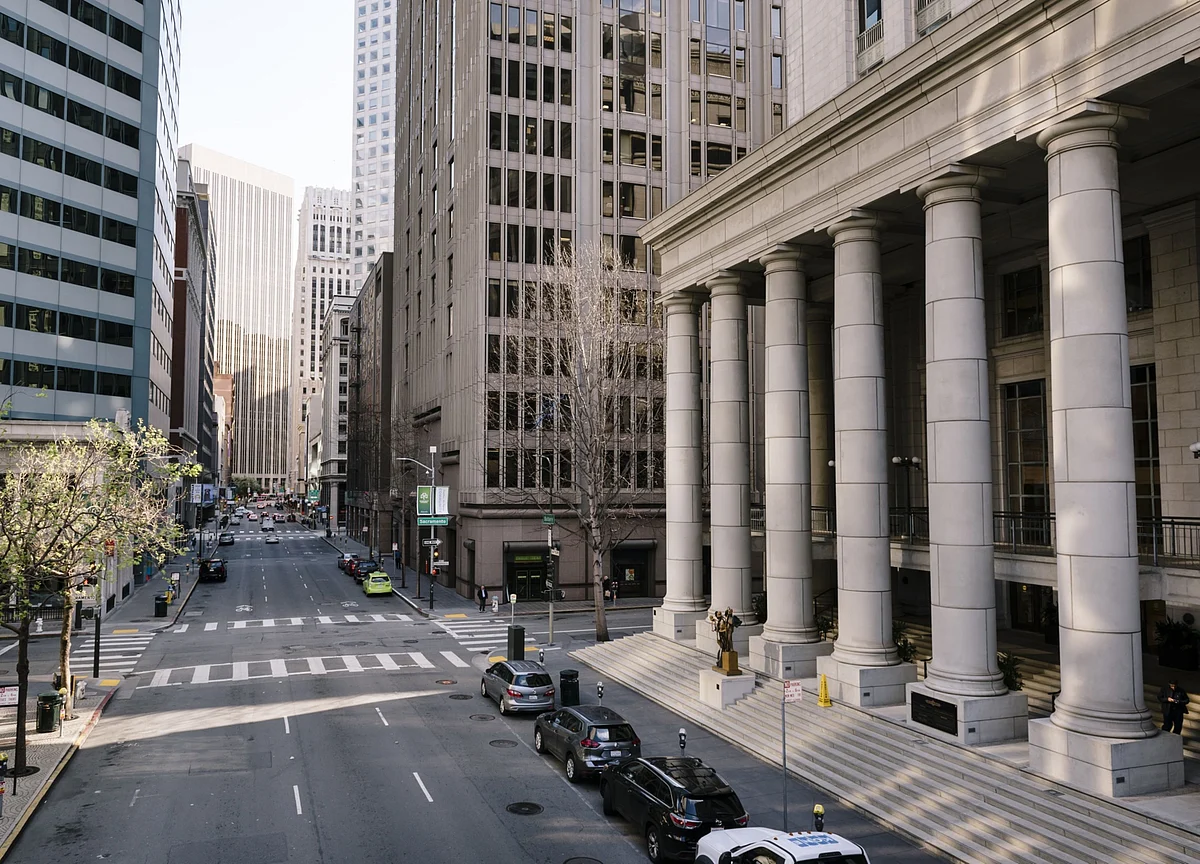 Economists See U.S. Facing Worst-Ever Quarterly Contraction