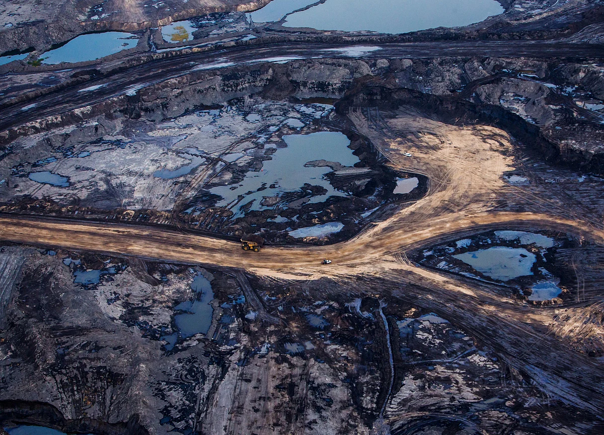 Oil Sands Give OPEC a Boost With Half-Million-Barrel Output Cut