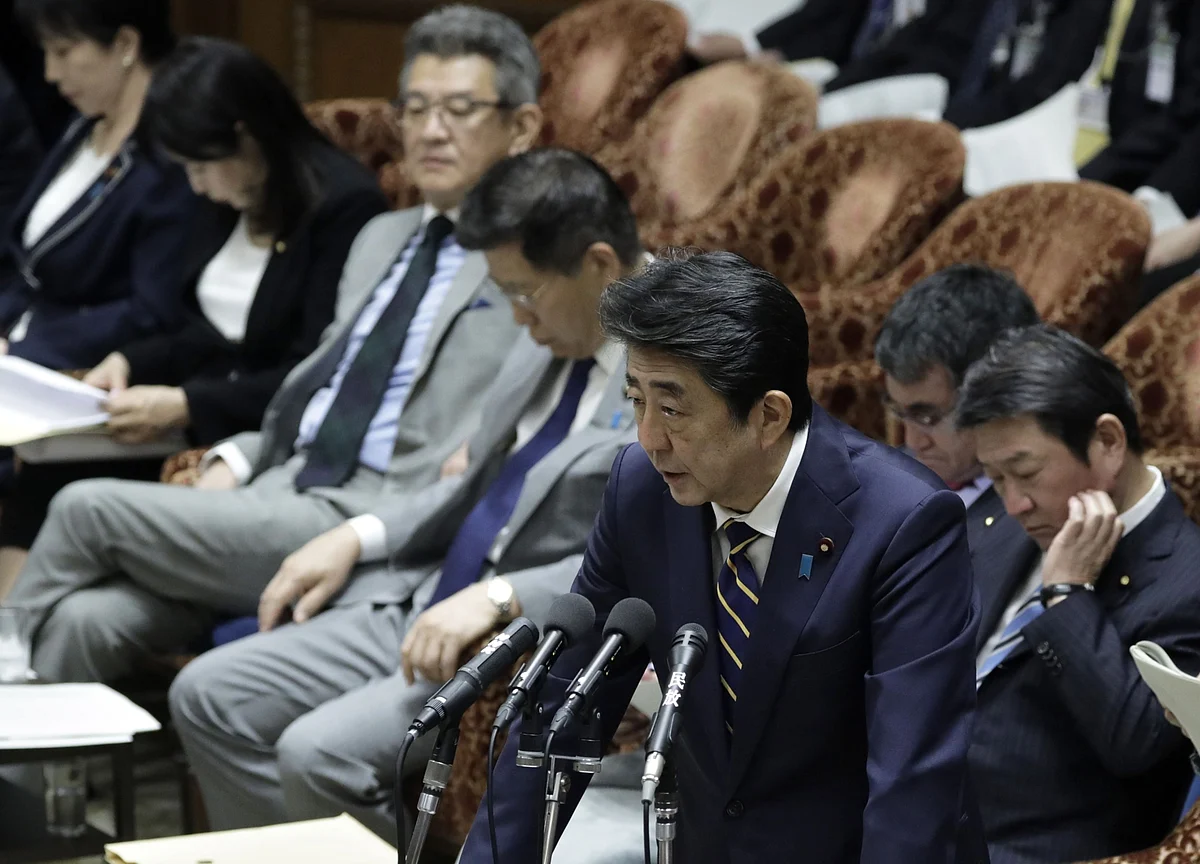 Abe Toughens Japan’s Border Controls After Xi’s Visit Delayed