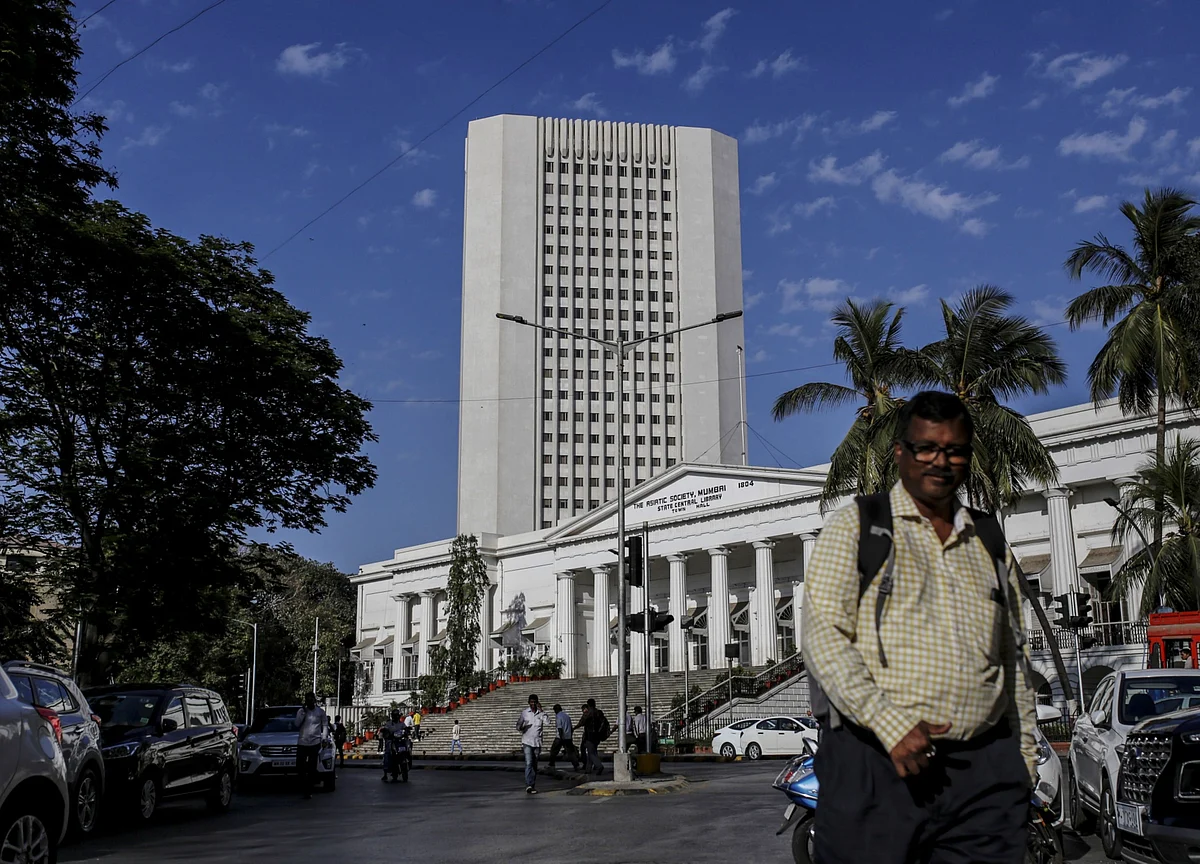 RBI Offers Large Liquidity Support To Prevent A Market Freeze