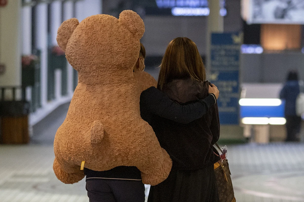 China’s Divorce Spike Is a Warning to Rest of Locked-Down World