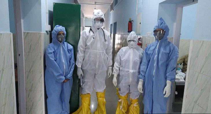 Doctors and staff at the Pathanamthitta General Hospital wearing personal protective equipment. (Photo: Pathanamthitta General Hospital)