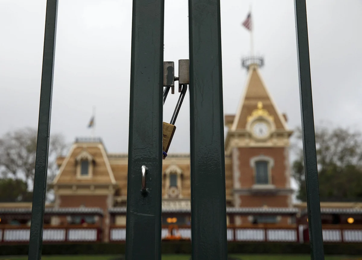 From Schools to Bars, Closures Mark America’s Big Shutdown