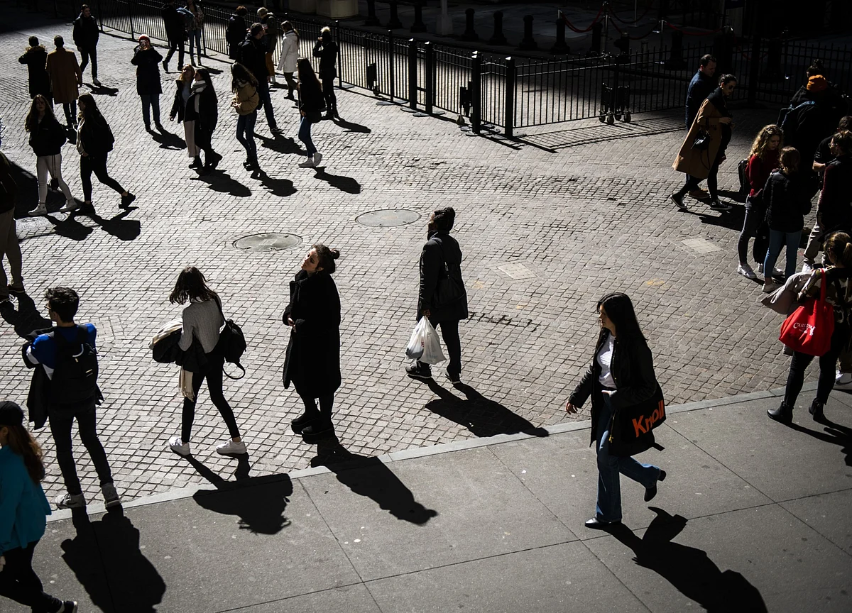Top Fund Manager Is ‘Hoovering Up’ Huge Amounts of Cheap Credit