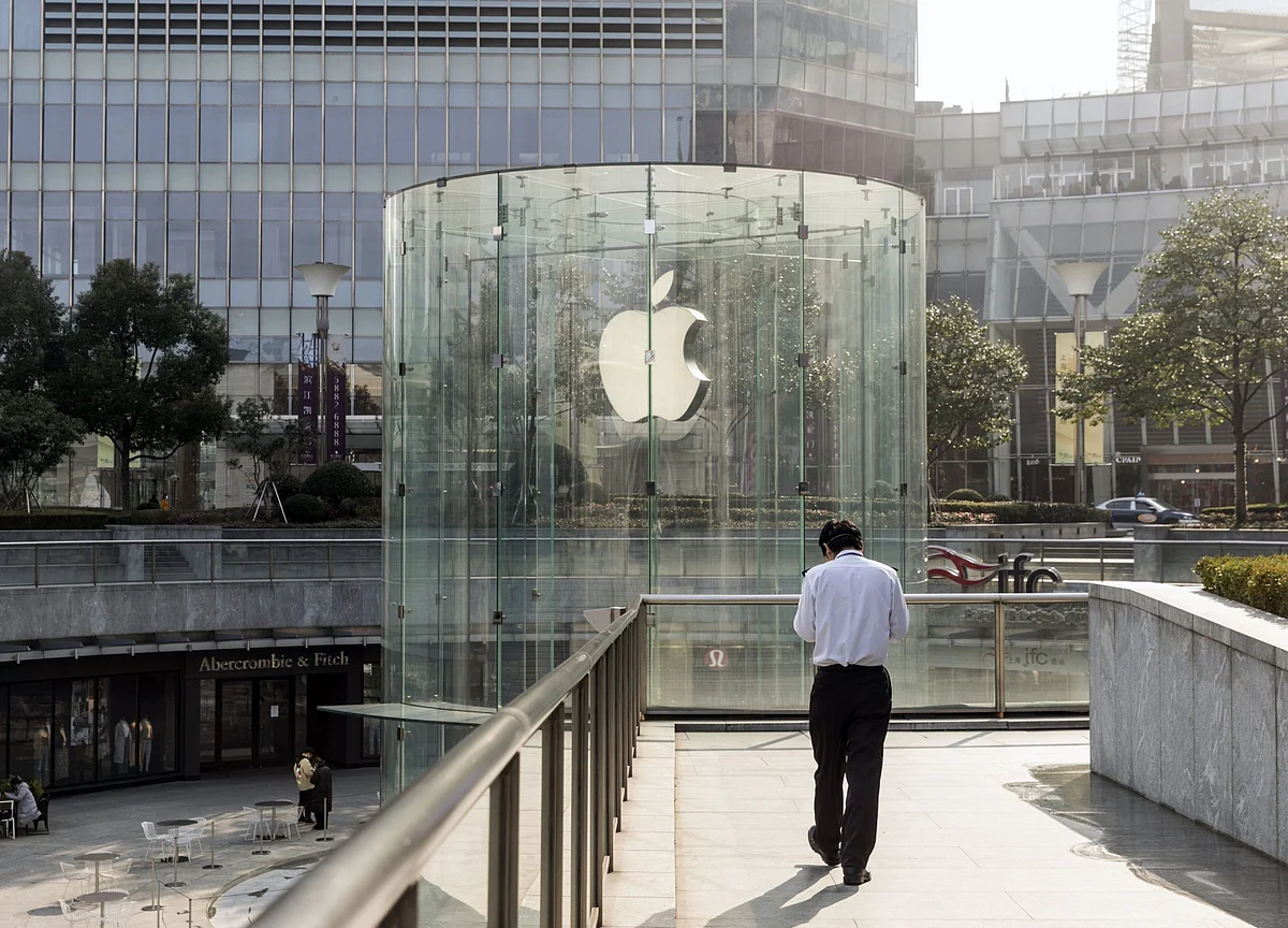 Apple Restricts Employee Travel to Italy, Korea on Coronavirus