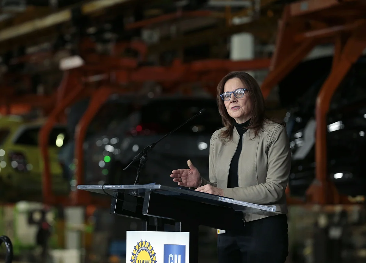 GM CEO’s 16-Month Effort to Repair Trump Ties Shatters in a Day