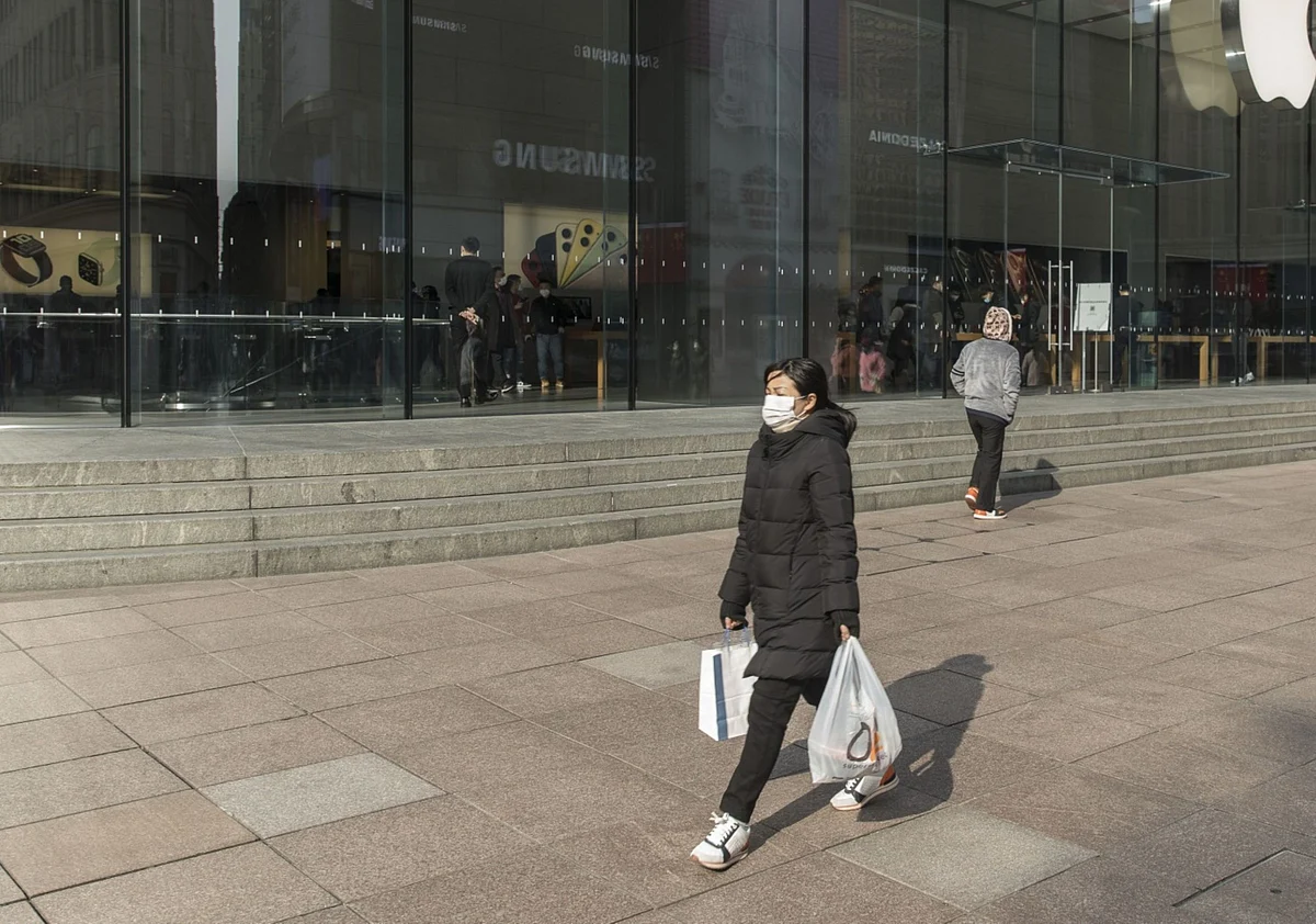 As Rest of World Locks Down, China Tries to Get Shoppers Out