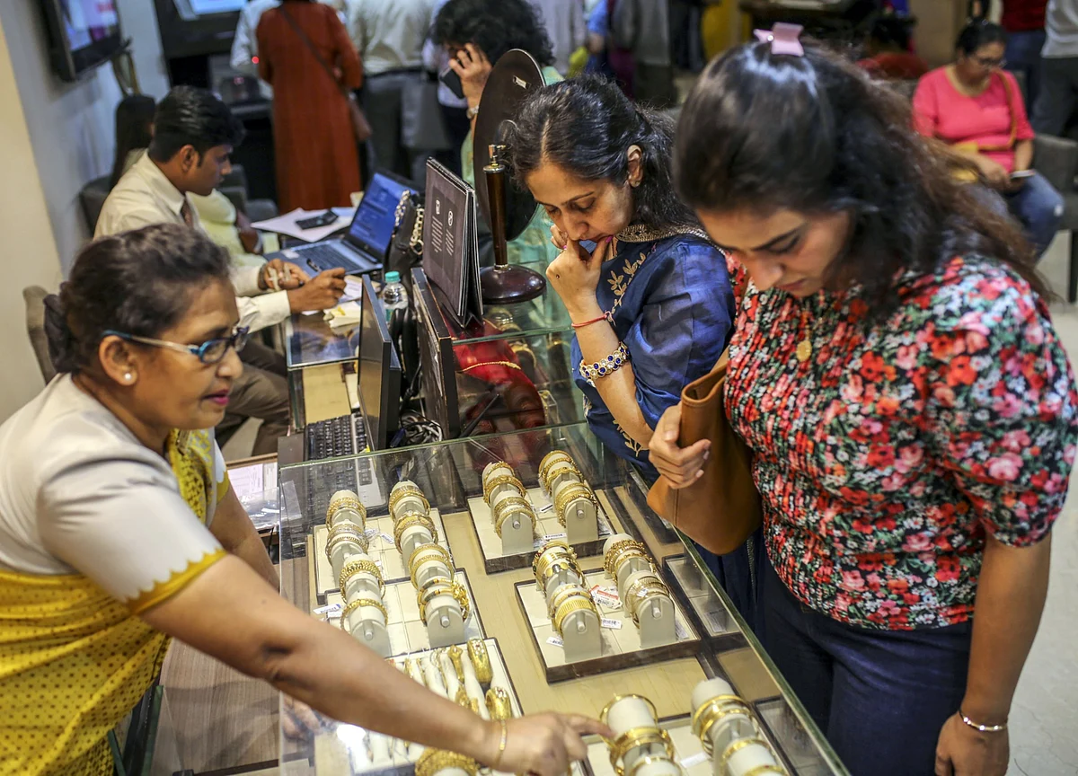 India Braces for Lowest Gold Sales in 25 Years as Virus Hits