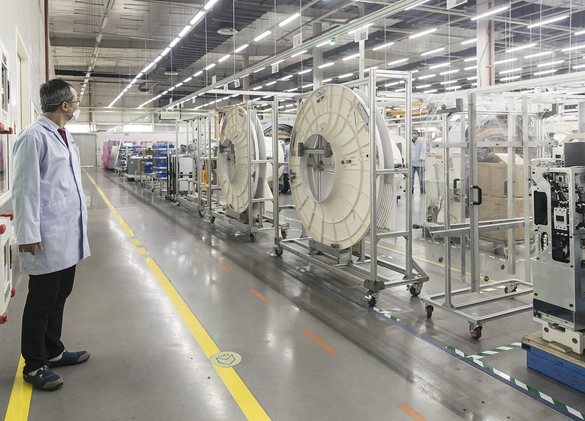 China’s Factories Work 24/7 to Build Ventilators for Milan, New York