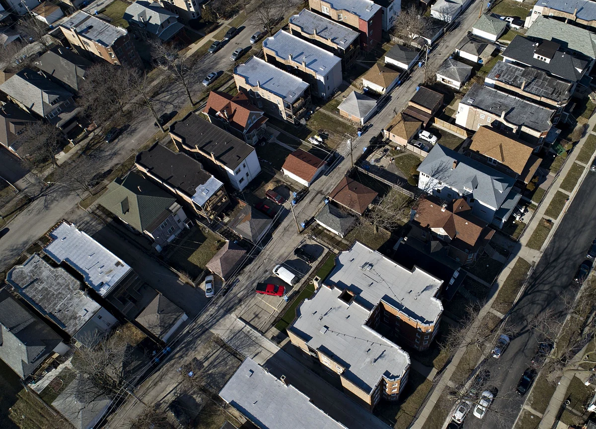 U.S. 30-Year Mortgage Rates Tumble to a Record Low of 3.29%