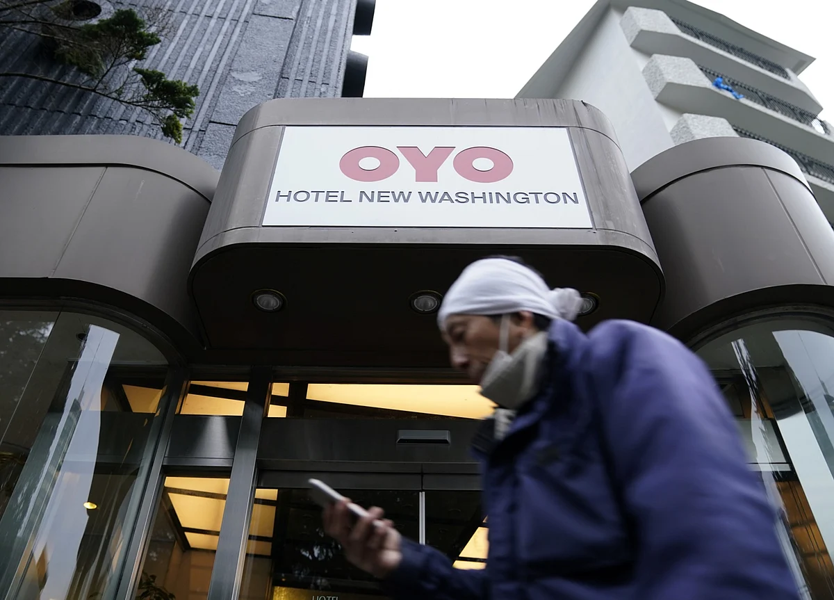 Oyo Furloughs Thousands of Workers in Setback for SoftBank