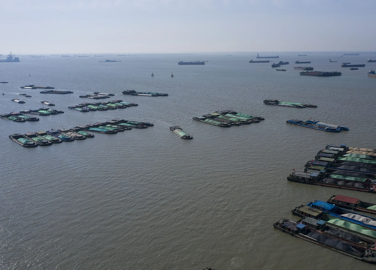 Oil Market So Glutted Traders Turn to Tiny Barges to Store Fuels