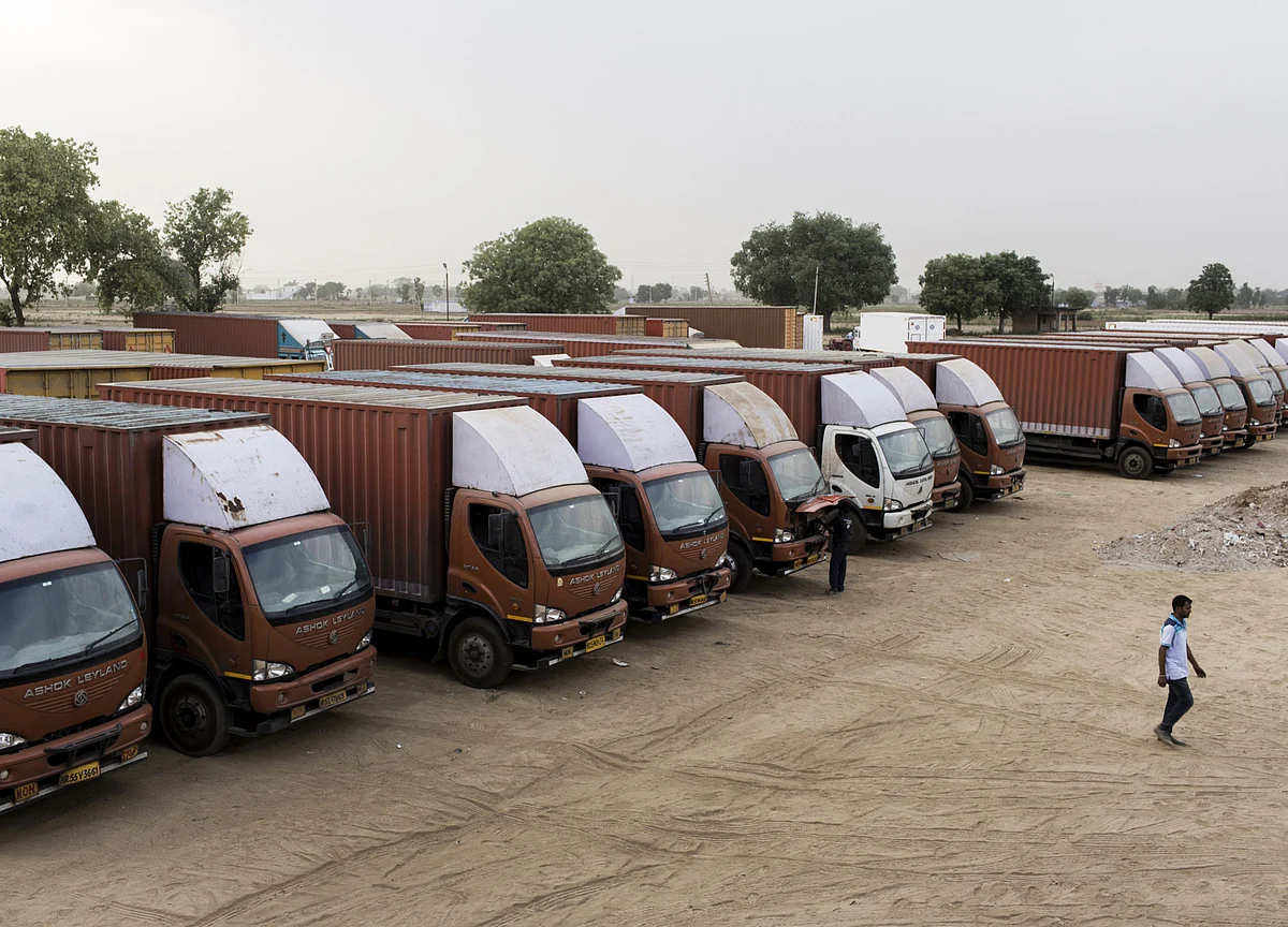 Truckers in India Seek Insurance Cover for Staff Fearing Virus