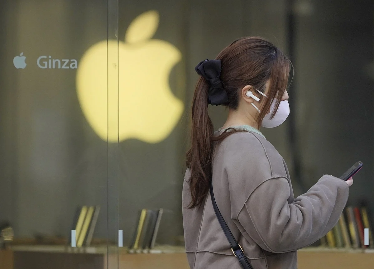 Apple Developing High-End Headphones With Interchangeable Parts